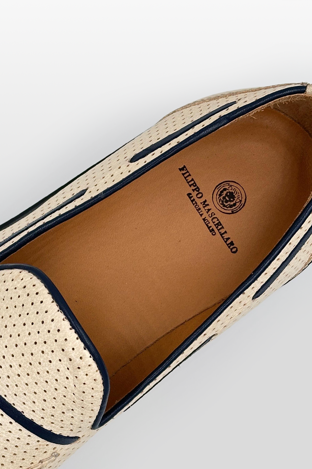 MOCASSINO ESTIVO IN BUFALO FORATO