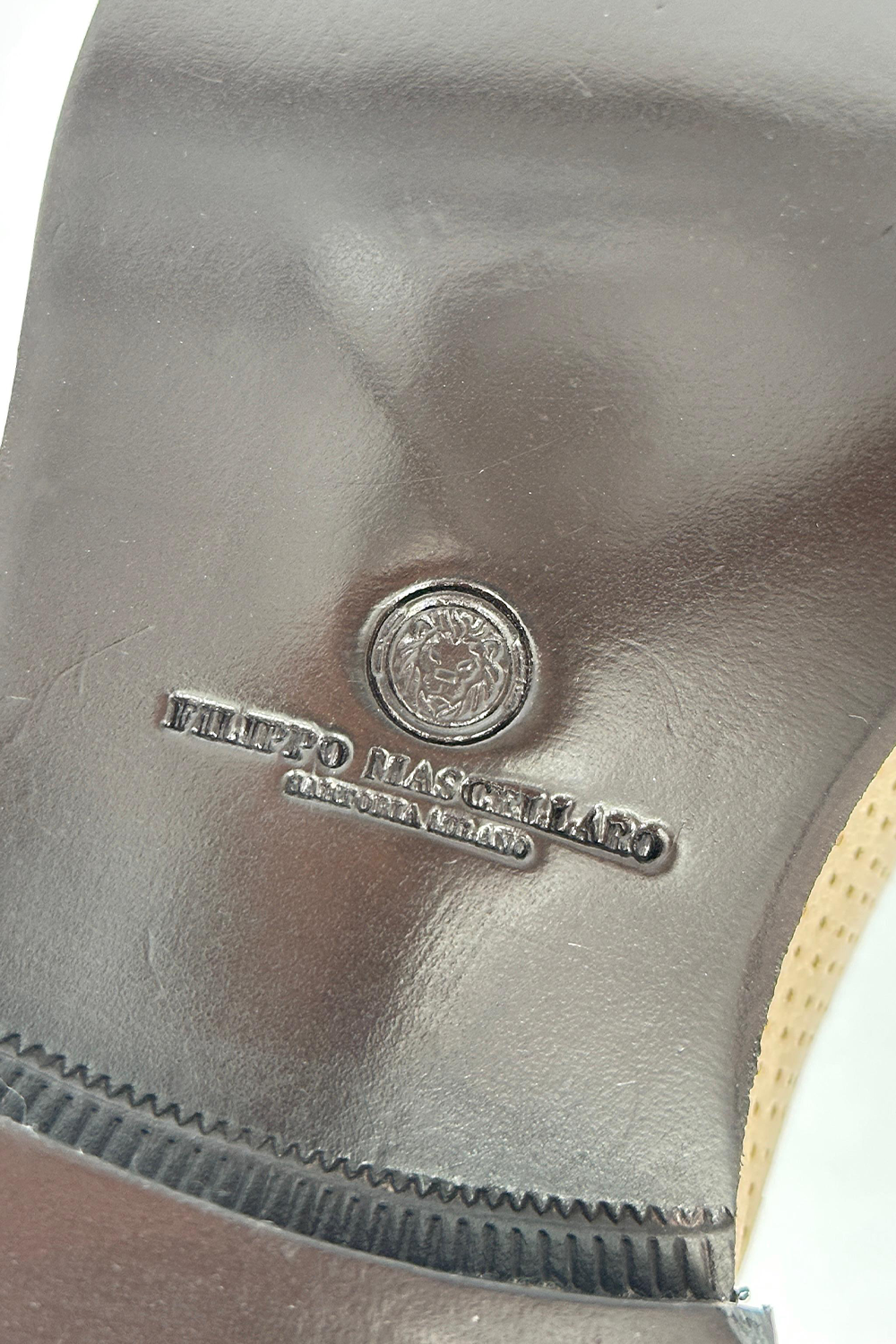 MOCASSINO ESTIVO IN BUFALO FORATO