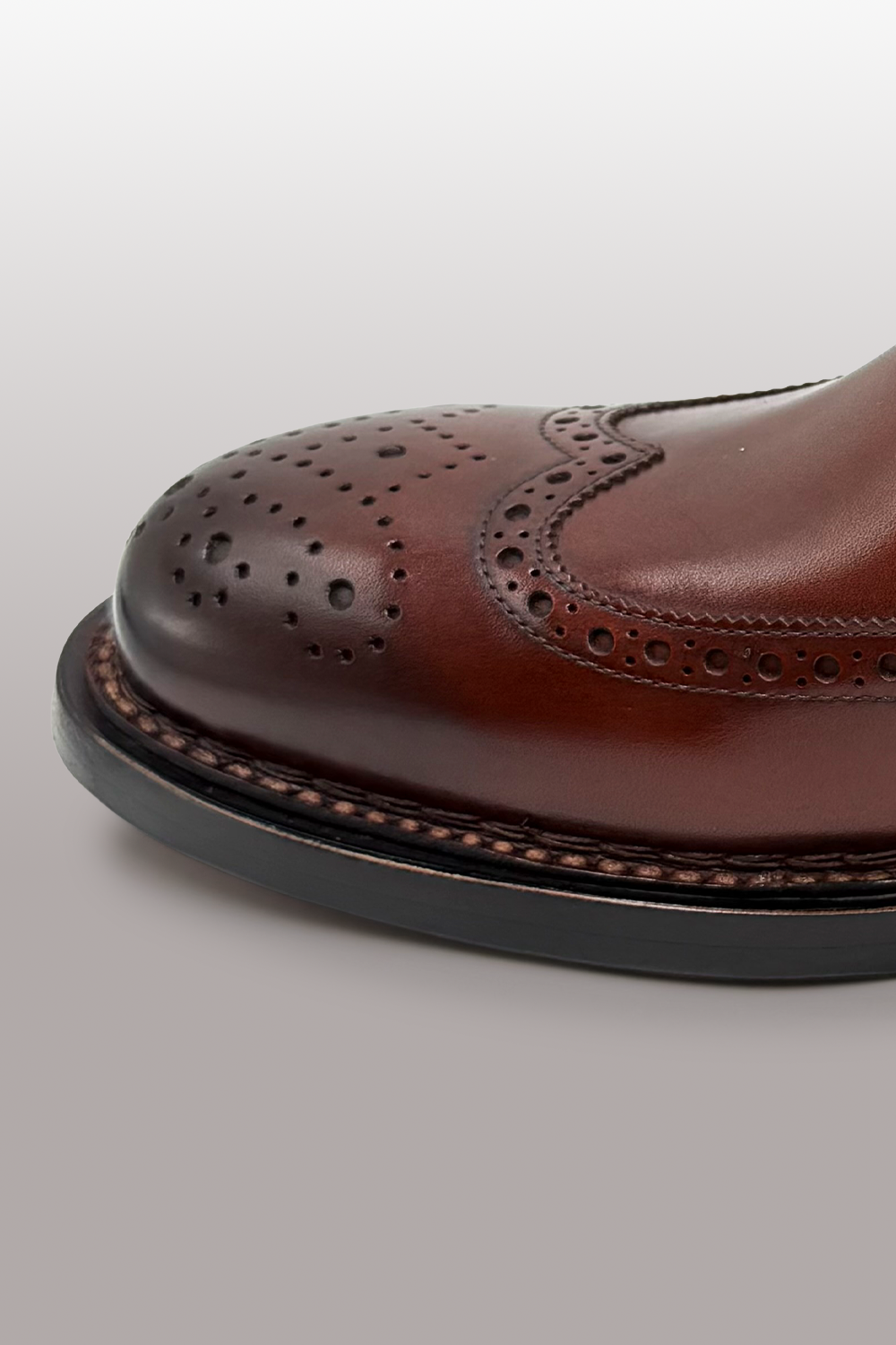 SCARPA DERBY BROGUE IN PREGIATA PELLE SHELL CORDOVAN