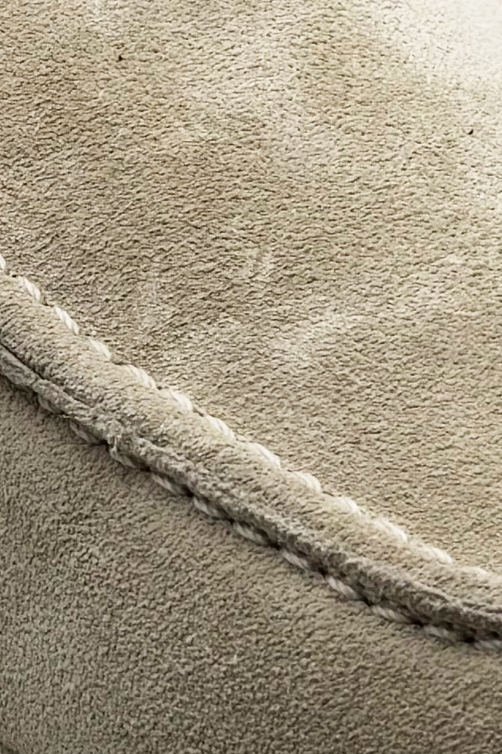 MOCASSINO IN CAMOSCIO GRIGIO SABBIA