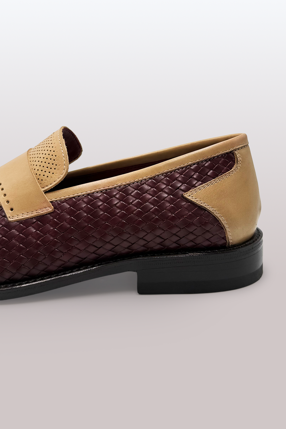 MOCASSINO IN PELLE INTRECCIATA & PELLE TRAFORATA