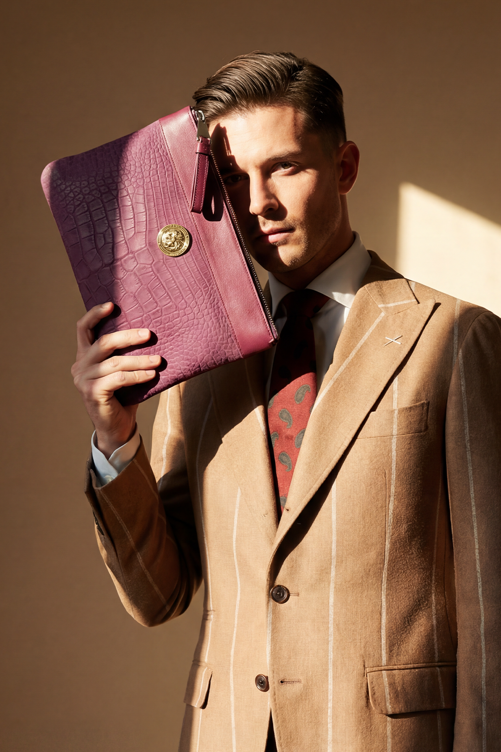 POCHETTE IN COCCODRILLO - FUCSIA