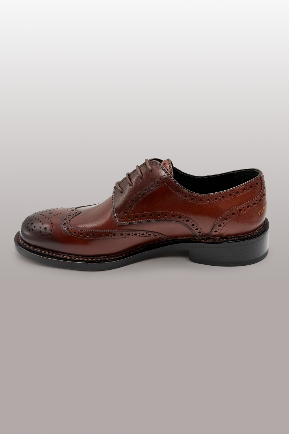 SCARPA DERBY BROGUE IN PREGIATA PELLE SHELL CORDOVAN